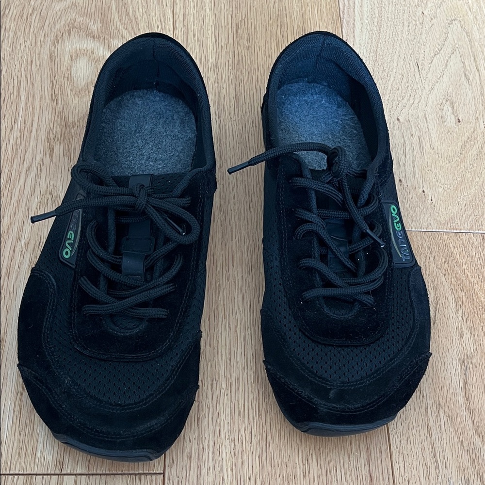 Barefoot minimalist sneakers